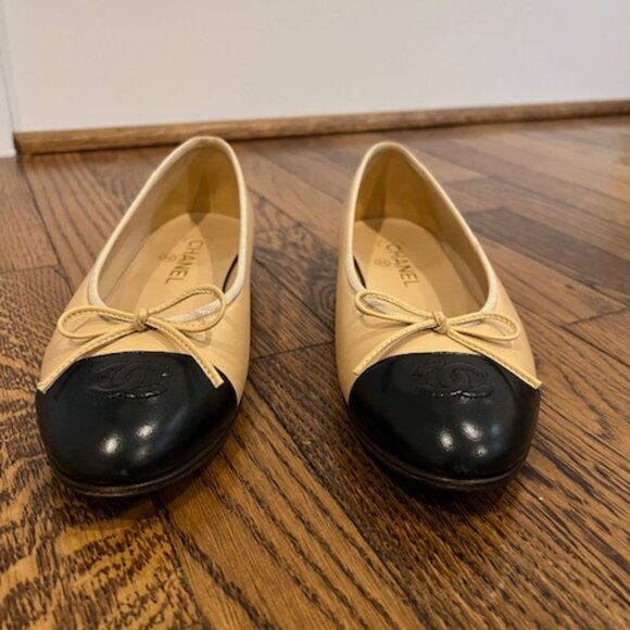 Chanel Lambskin Ballet Flats - Beige and Black 39 - Picture 4 of 7